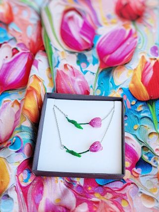 Když se propojí dvě srdce tvůrkyň 🌷✨ Víte, co se stane, když se sejdou dvě české tvůrkyně s láskou k ručně dělané kráse?...