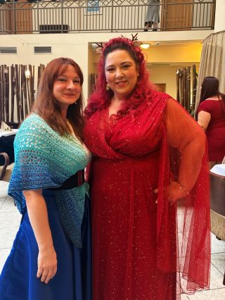 Včerejší večer byl prostě kouzelný! ✨ Byli jsme na Vánočním večírku od projektu Baculaté křivky z.s. @baculatekrivky a...