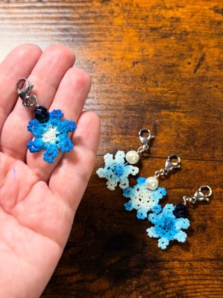 Jaké máte vánoční tradice? 🌟 Tradic je opravdu mnoho a každý známe od své rodiny jiné a pak se to spojí s další rodinou....